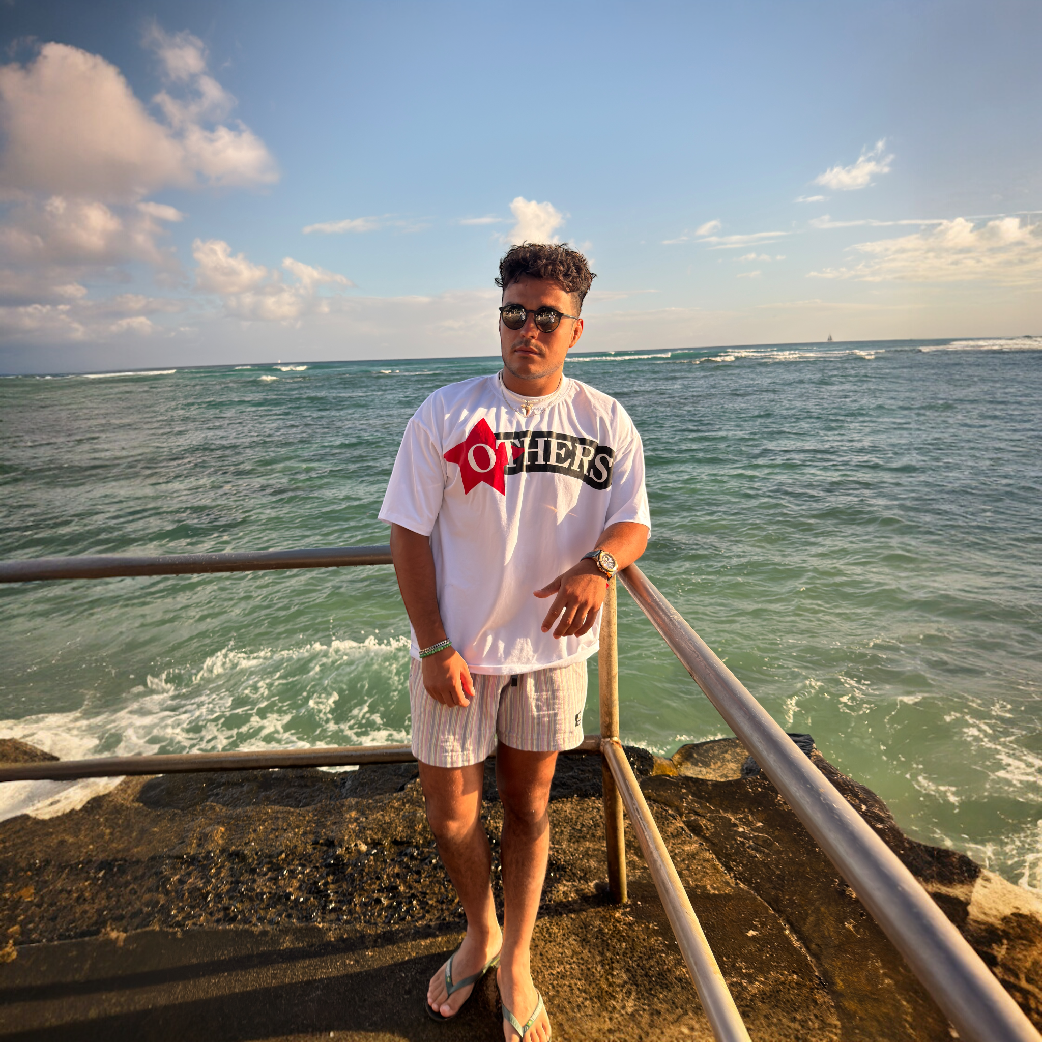 OVERSIZED T-SHIRT WITH STAR PRINT